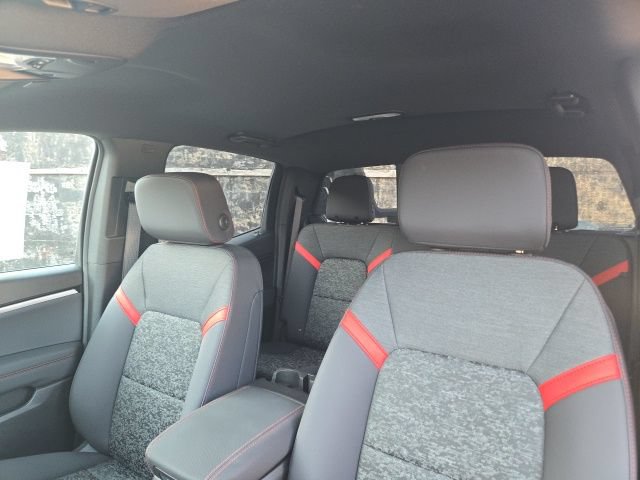 New 2025 Chevrolet Colorado Z71 w/ Midnight Edition AWD/4WD image 9