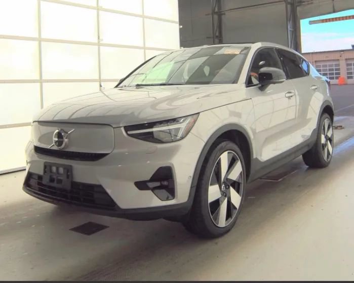 Used 2023 Volvo C40 P8 Recharge Ultimate AWD/4WD image 1