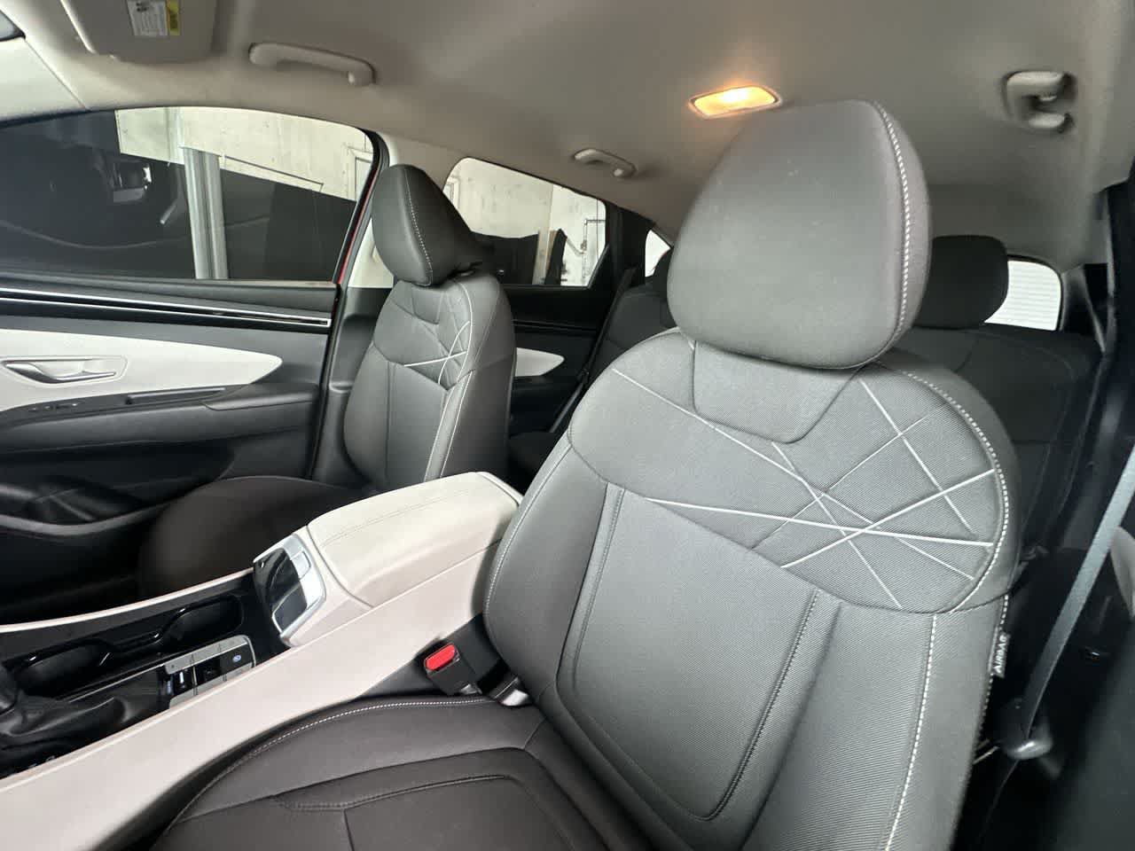 Used 2023 Hyundai Tucson SE FWD image 14