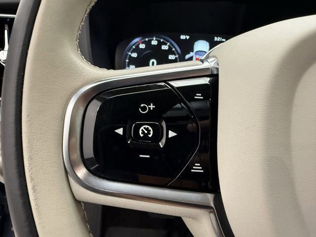 Used 2021 Volvo S60 T5 Momentum w/ Premium Package image 18