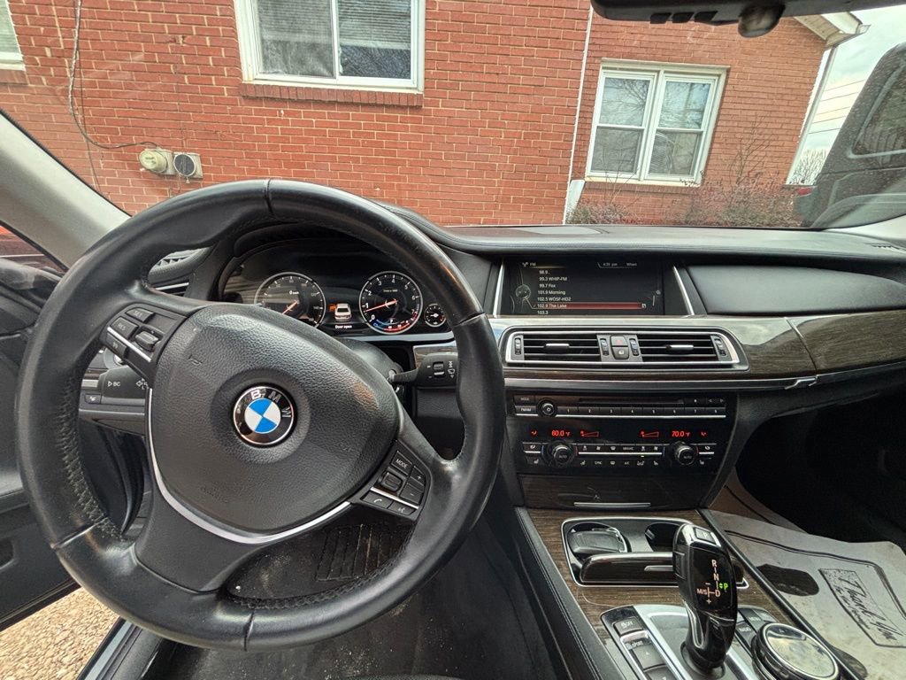 Used 2014 BMW 750Li 750Li w/ Executive Package image 9