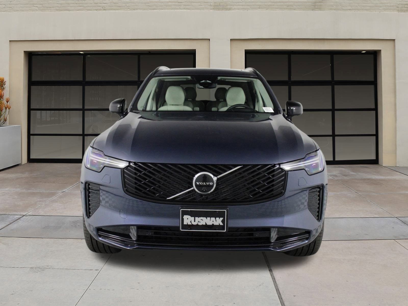 New 2026 Volvo XC90 B6 Ultra image 2