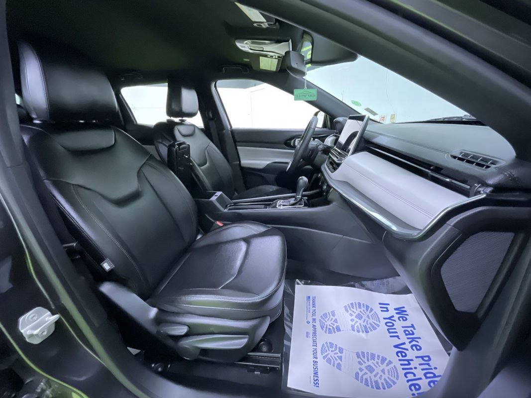 Used 2024 Jeep Compass Limited image 29