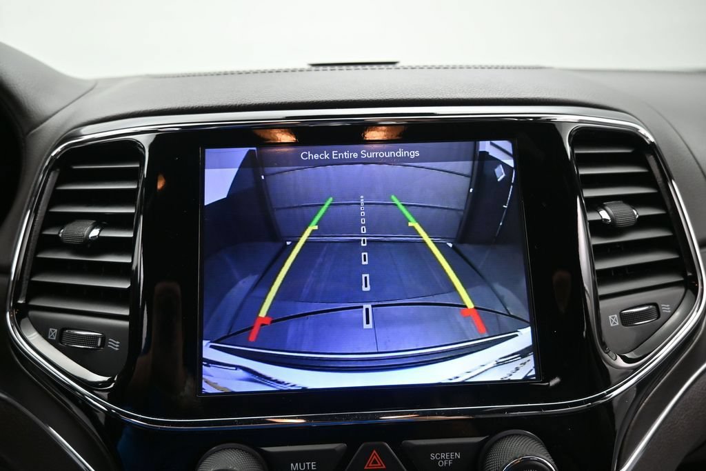 Used 2019 Jeep Grand Cherokee Overland AWD/4WD image 20