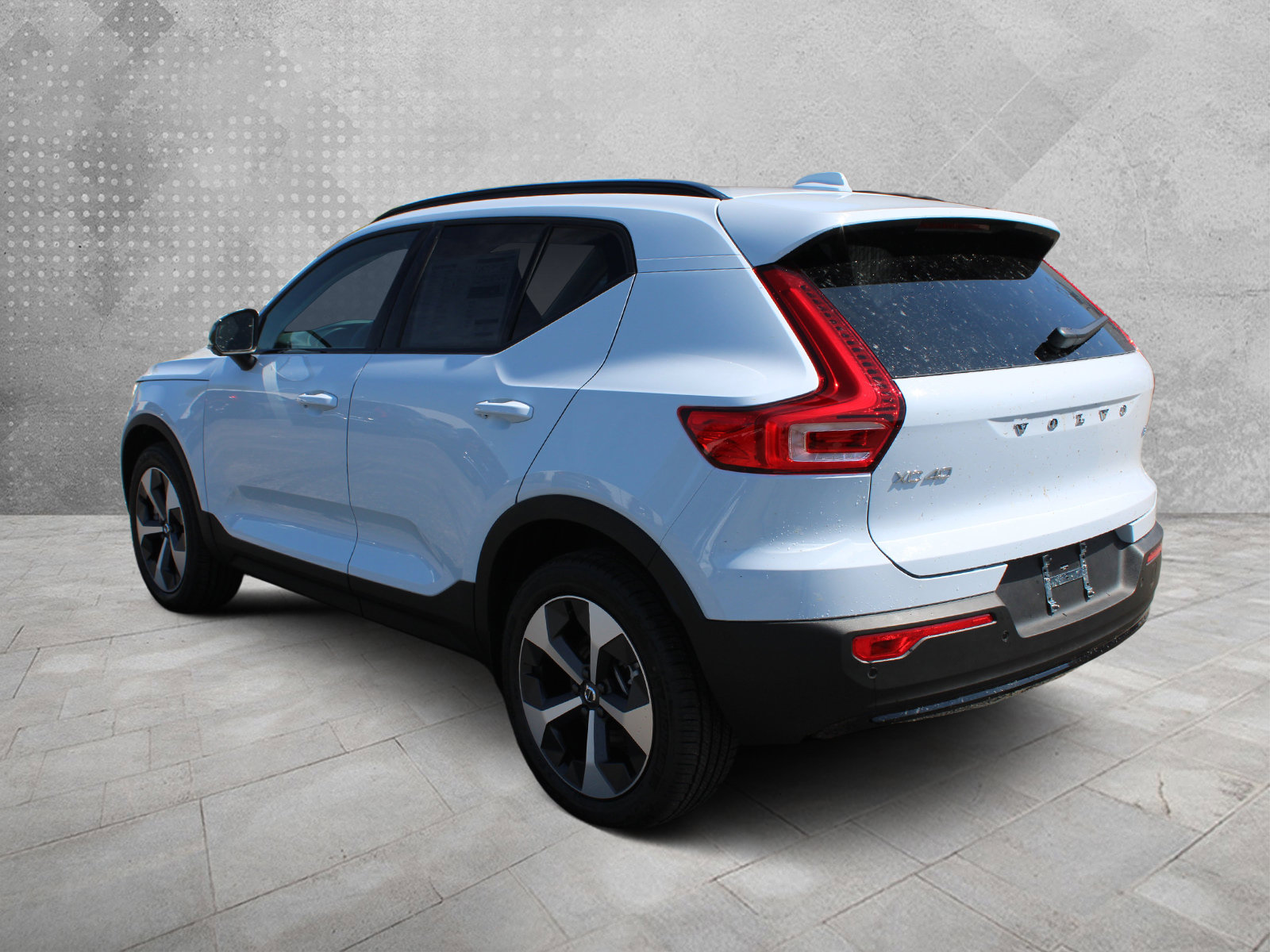 Used 2026 Volvo XC40 B5 Plus w/ Protection Package Premier AWD/4WD image 4