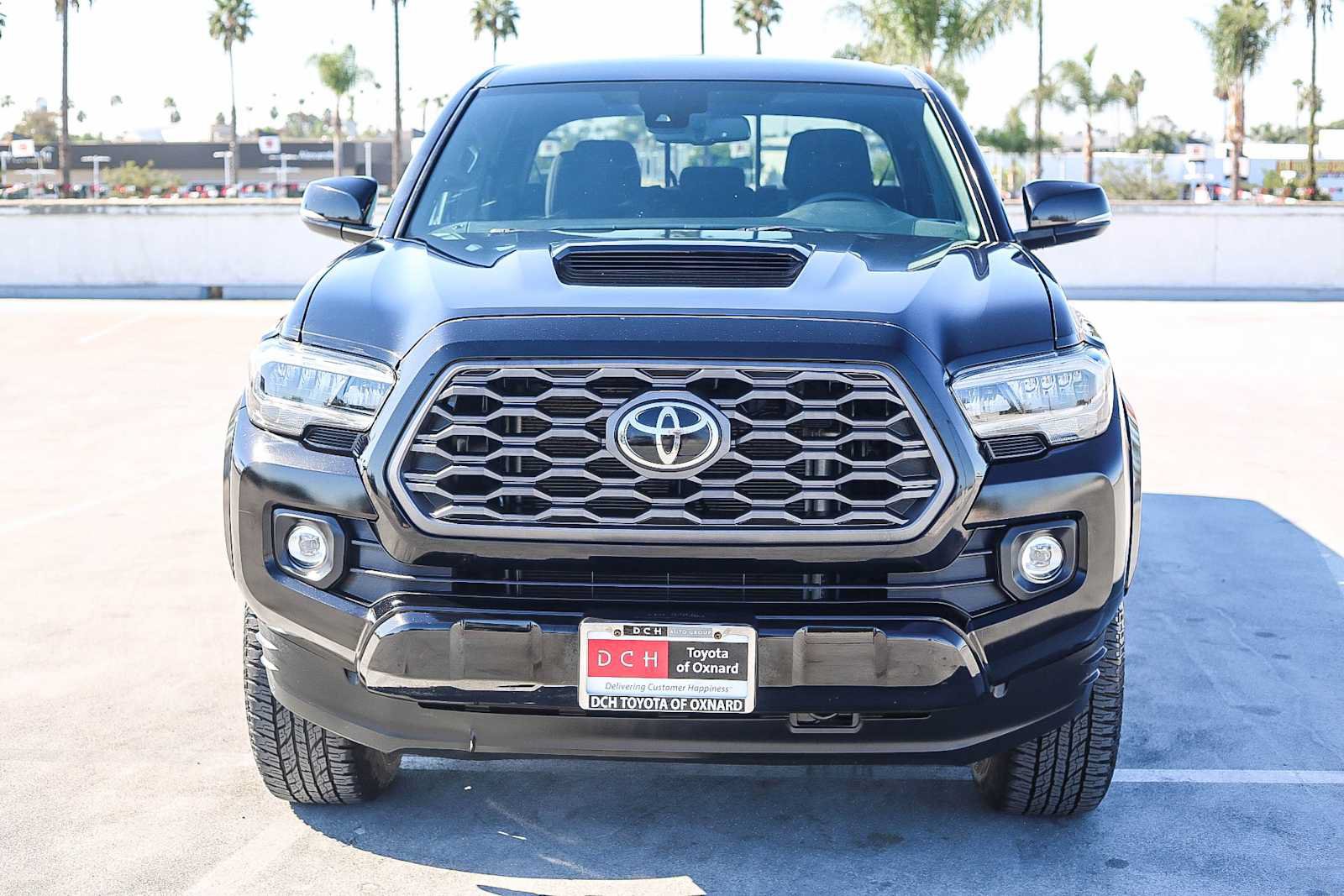 Used 2022 Toyota Tacoma TRD Sport w/ Technology Package AWD/4WD image 3