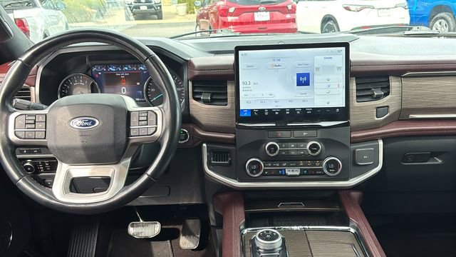 Used 2023 Ford Expedition Limited image 7