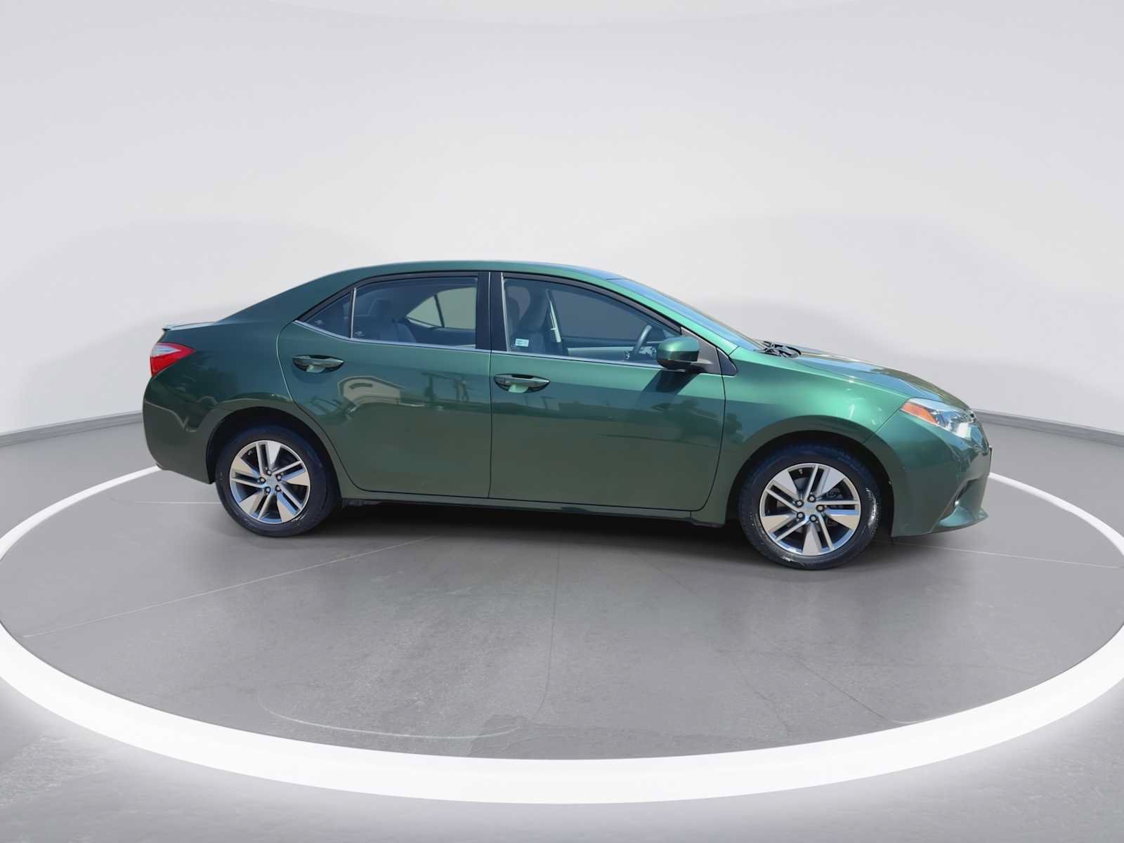 Used 2014 Toyota Corolla LE FWD image 9