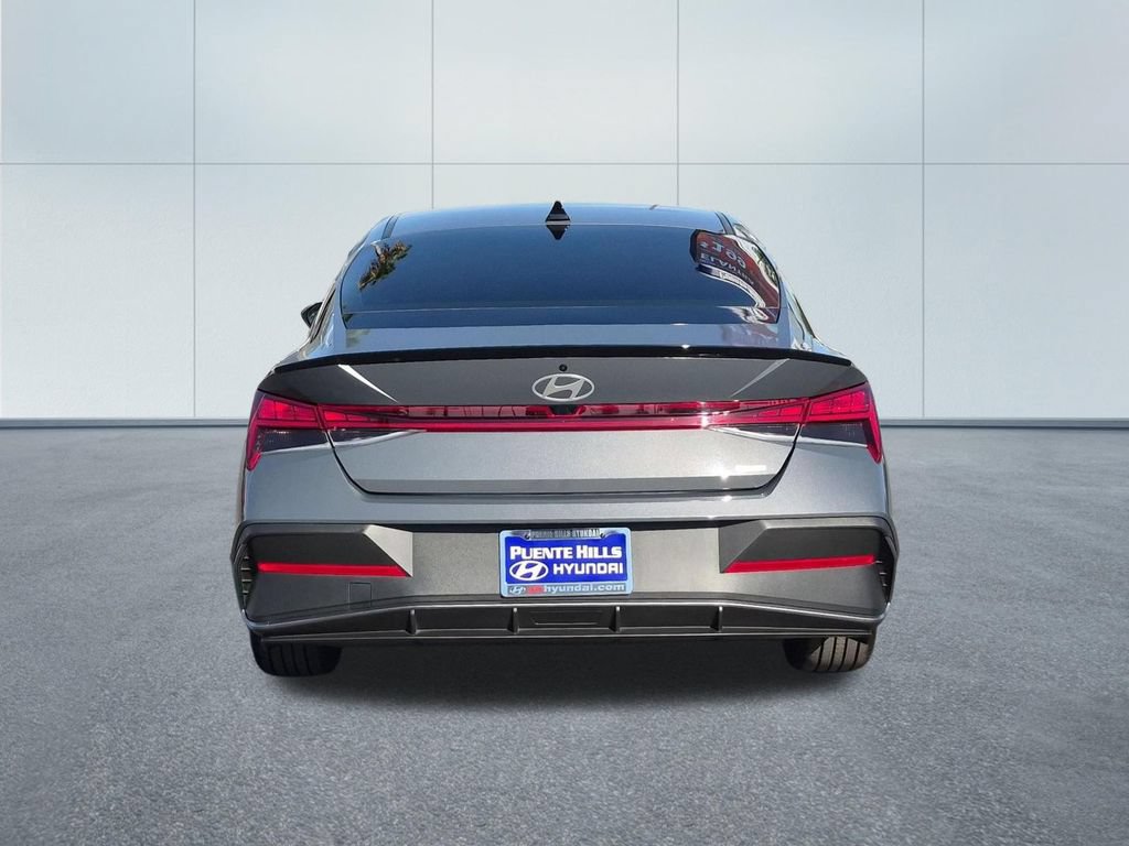 Used 2026 Hyundai Elantra SEL FWD image 5