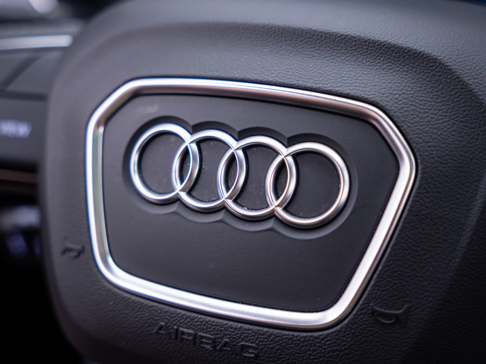 Used 2023 Audi Q8 Premium w/ Convenience Package AWD/4WD image 35