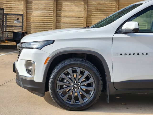 Used 2022 Chevrolet Traverse RS FWD image 16