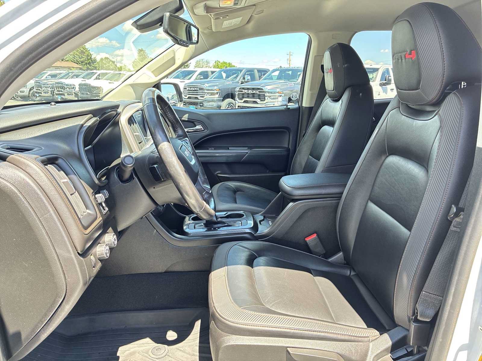 Used 2022 GMC Canyon AT4 w/ Trailering Package AWD/4WD image 13