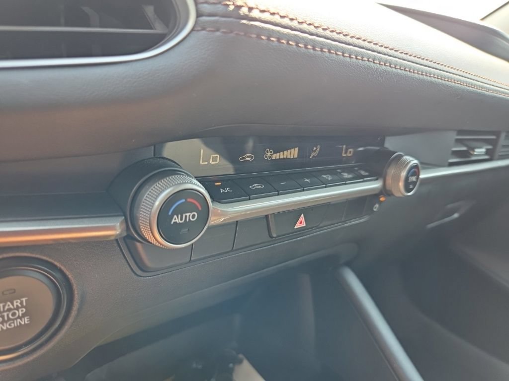 Used 2024 MAZDA MAZDA3 s FWD image 40