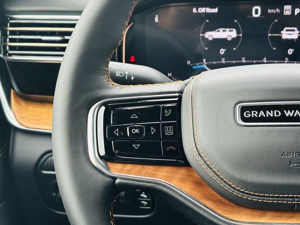 New 2024 Jeep Grand Wagoneer Series III AWD/4WD image 21