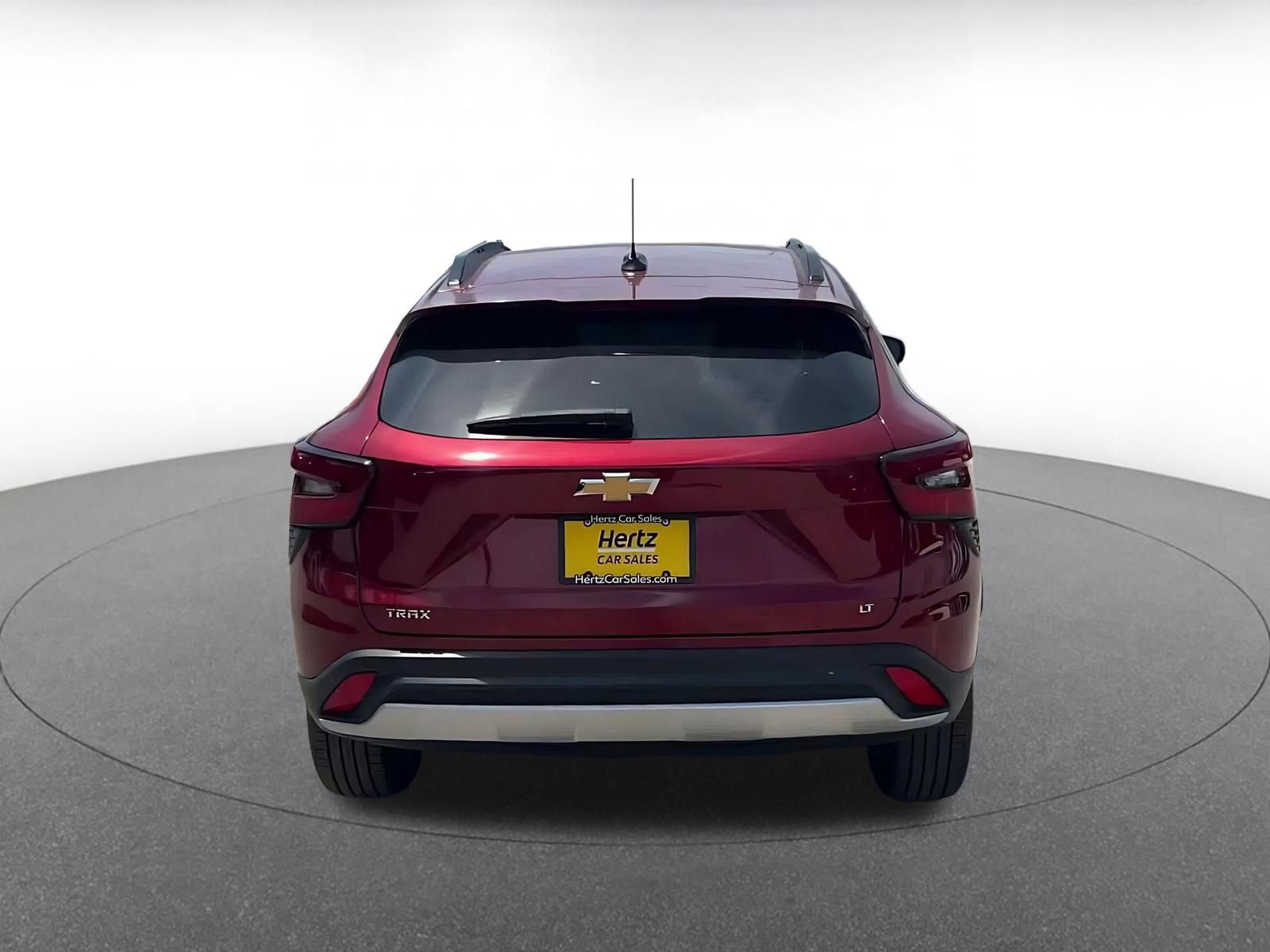 Used 2025 Chevrolet Trax LT FWD image 12