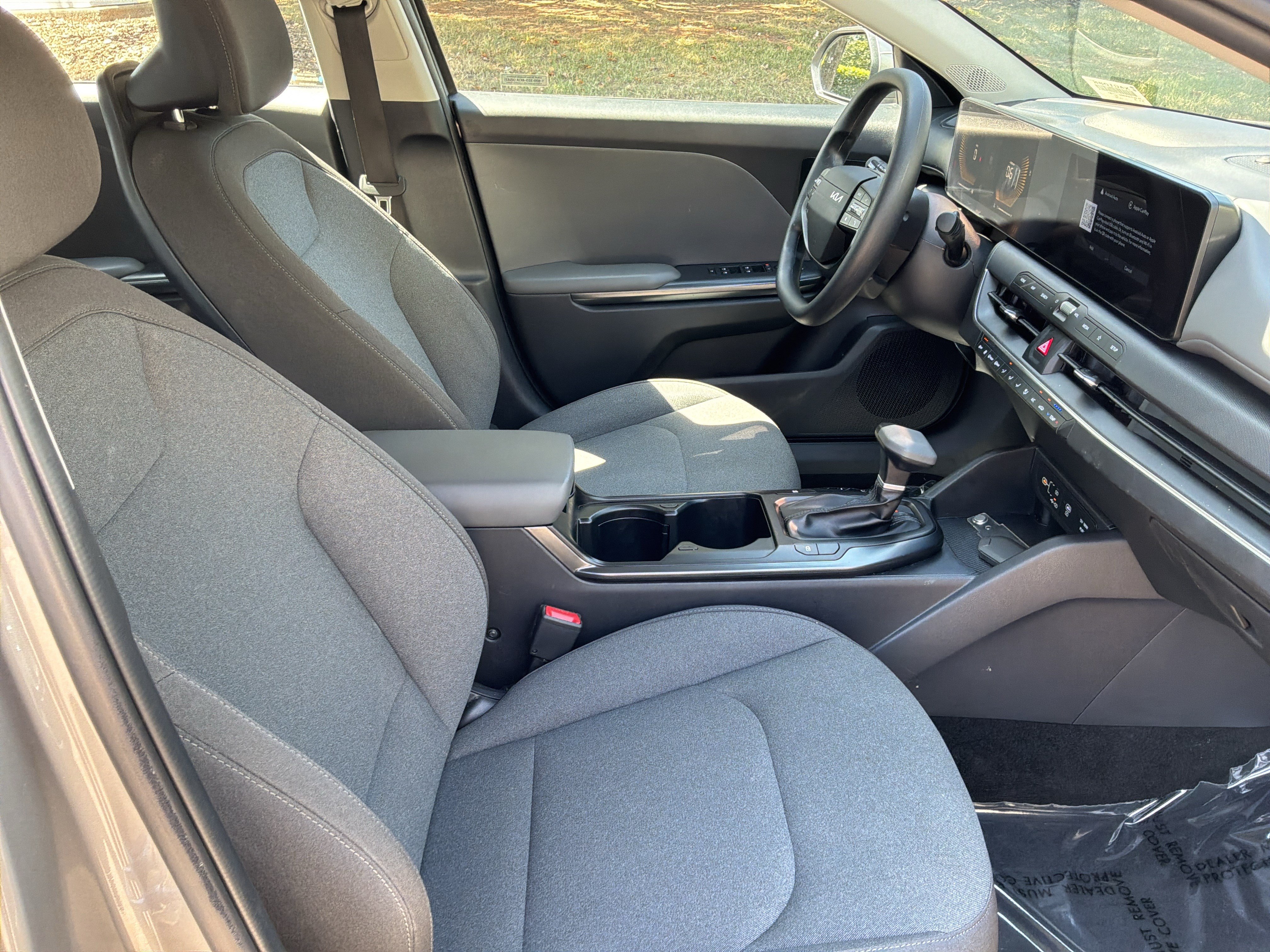 Used 2025 Kia K4 FWD image 32