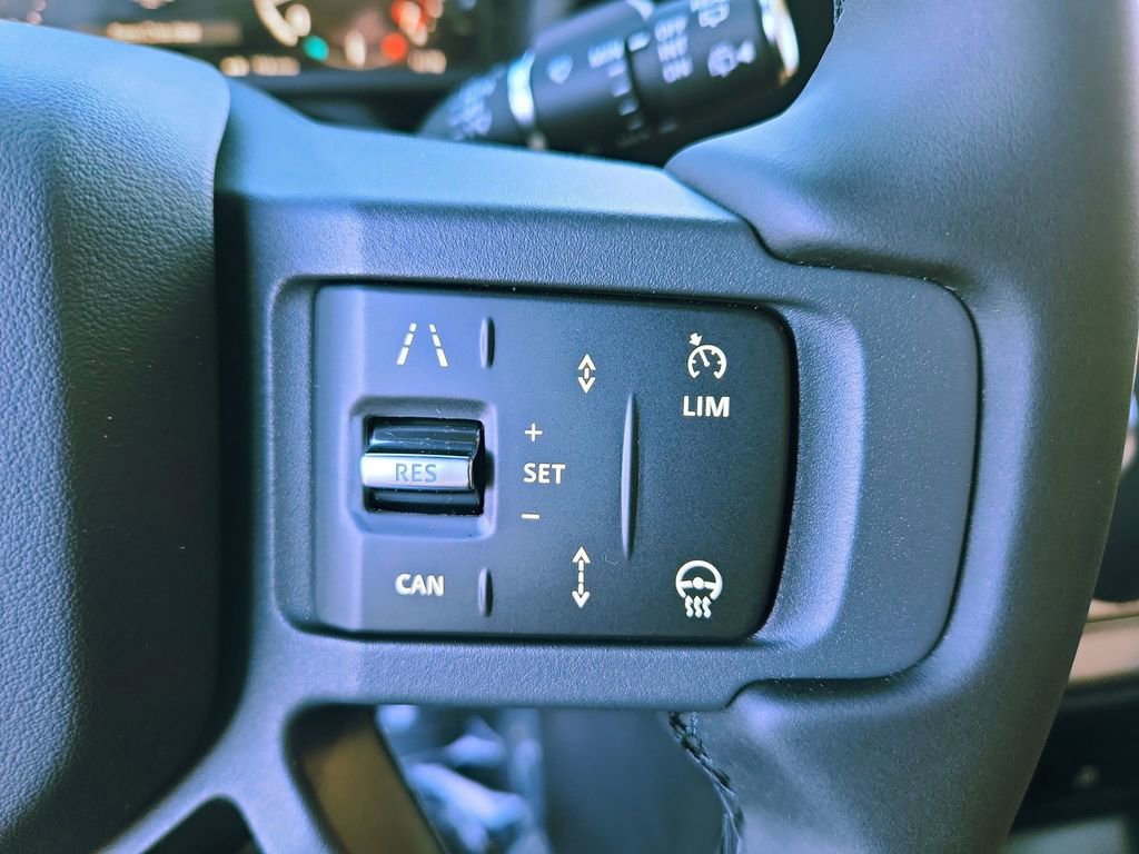 Used 2025 Land Rover Defender 110 S image 18