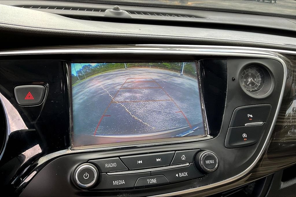Used 2019 Buick Envision Essence FWD image 18