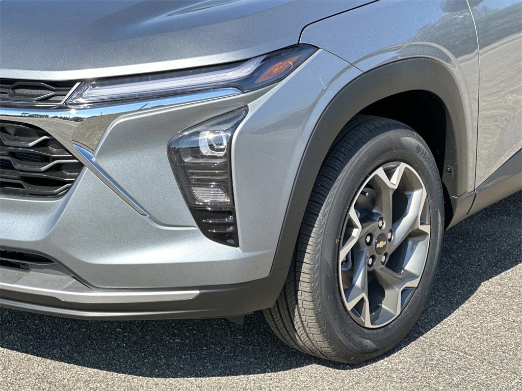 New 2025 Chevrolet Trax LT w/ LT Convenience Package image 8