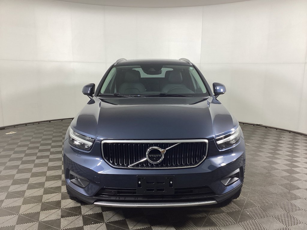 Used 2021 Volvo XC40 T5 Momentum w/ Premium Package image 6