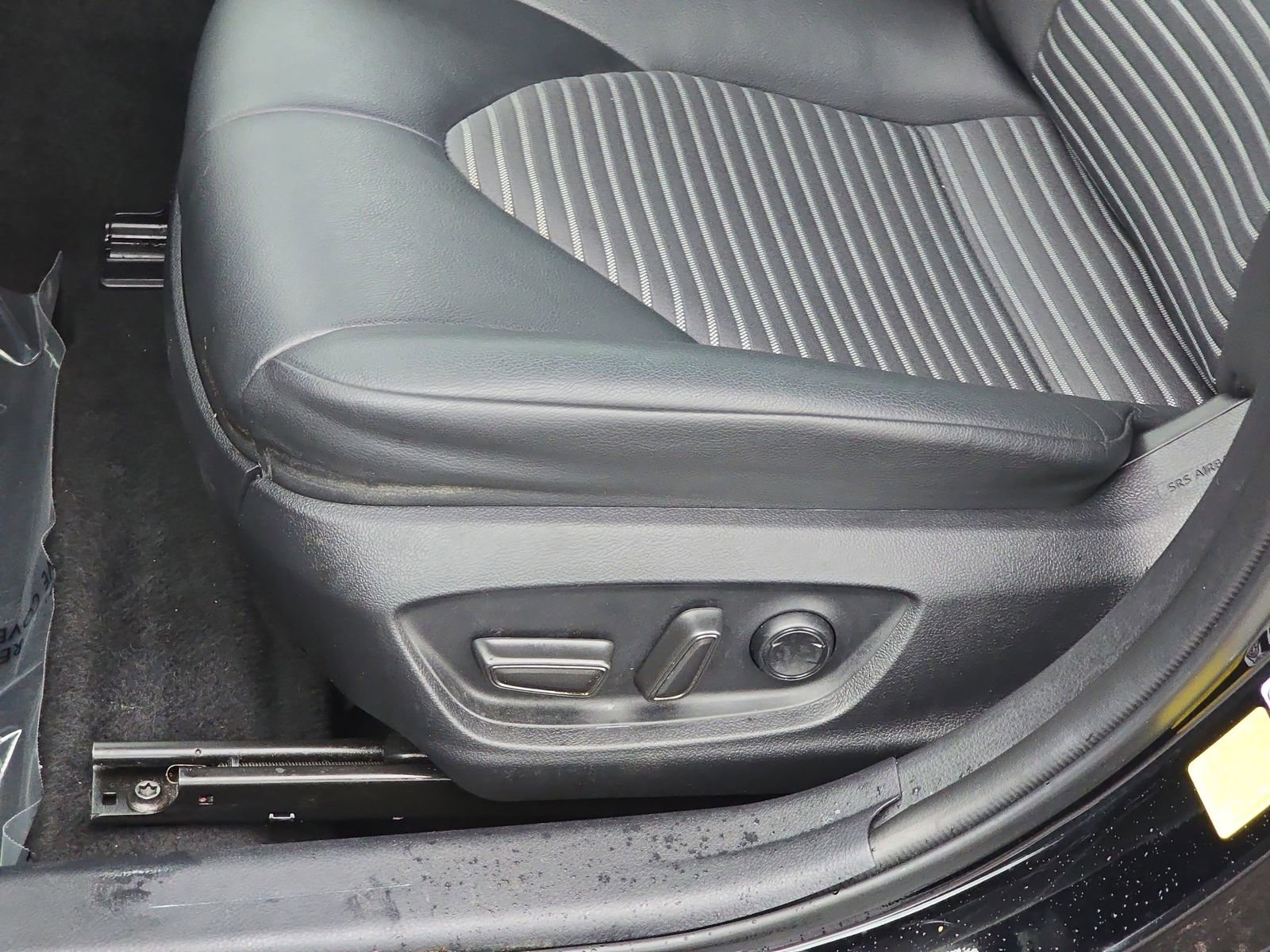 Used 2023 Toyota Camry SE image 40