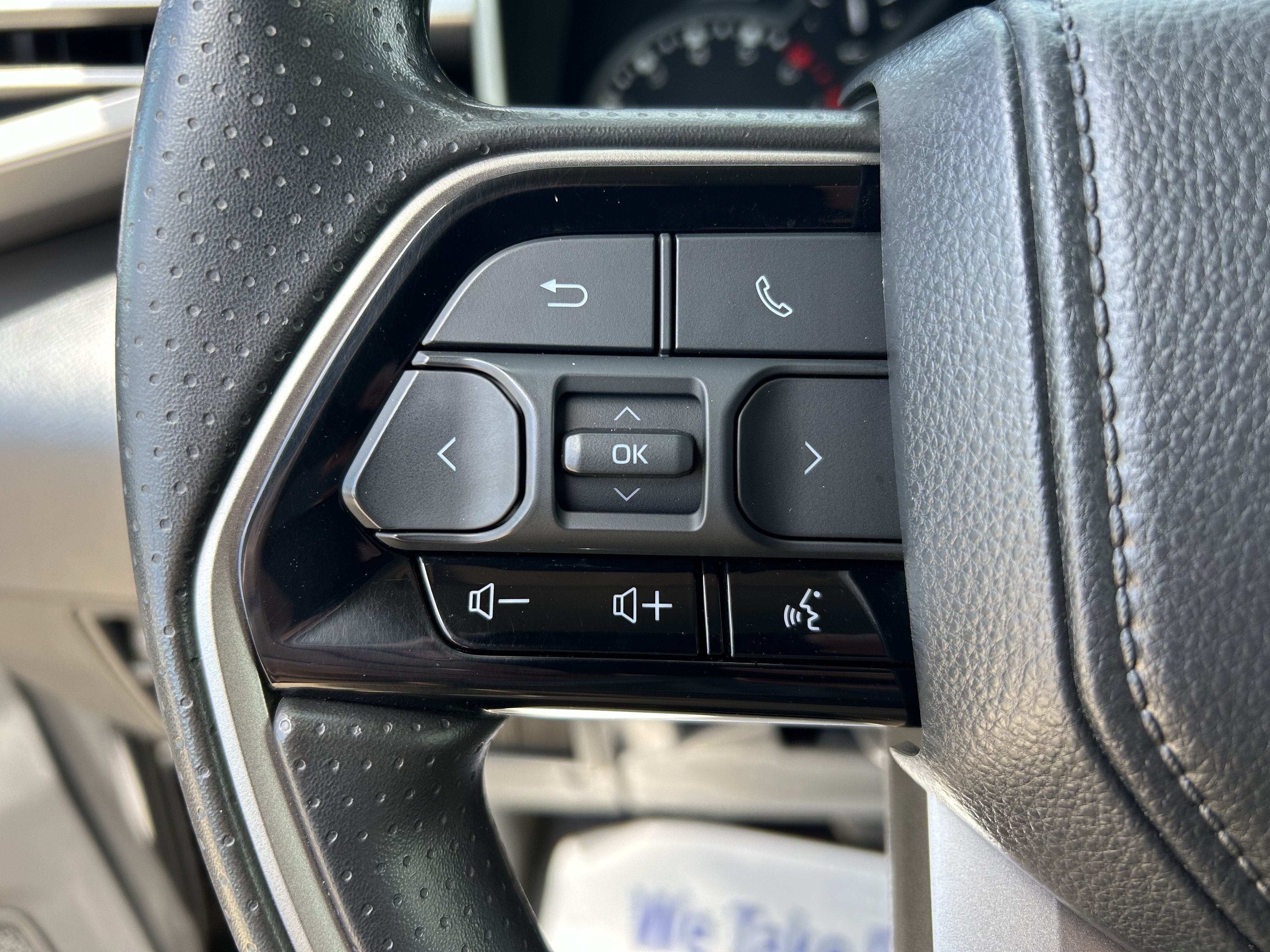Used 2024 Toyota Tundra SR5 w/ SR5 Convenience Package AWD/4WD image 22