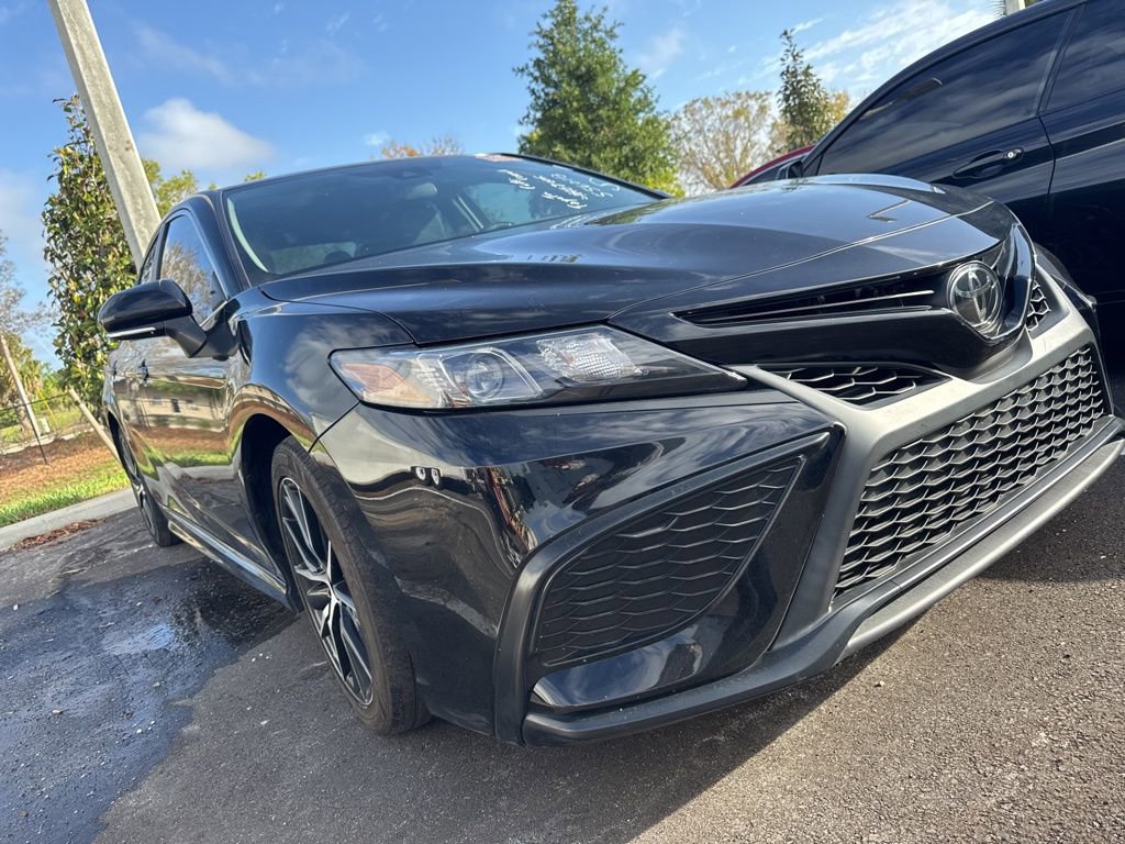 Used 2024 Toyota Camry SE FWD image 9