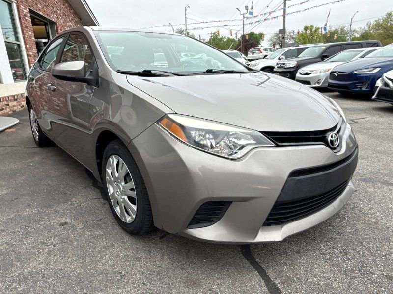 Used 2014 Toyota Corolla LE FWD image 3