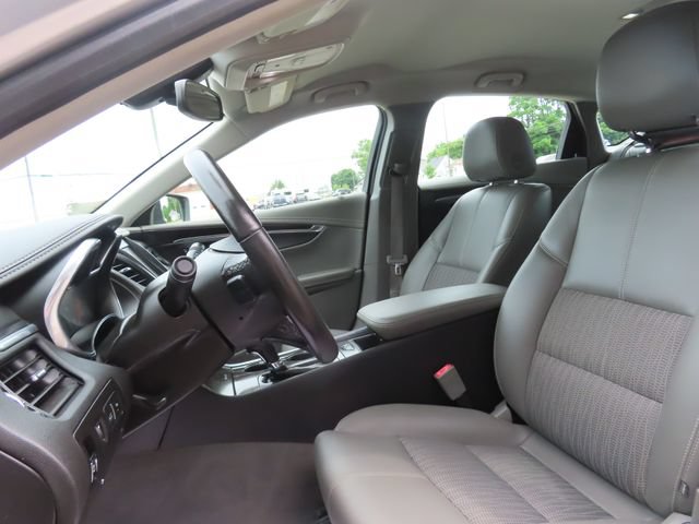 Used 2015 Chevrolet Impala LT w/ Convenience Package FWD image 17