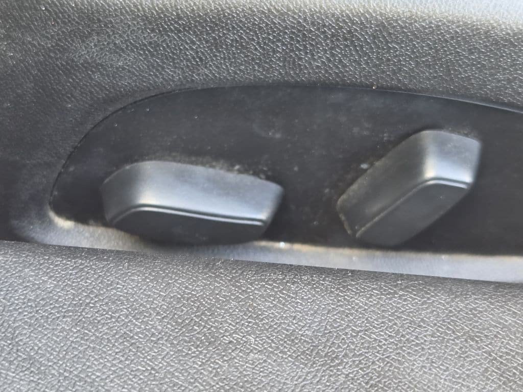 Used 2020 Chevrolet Camaro LT RWD image 26