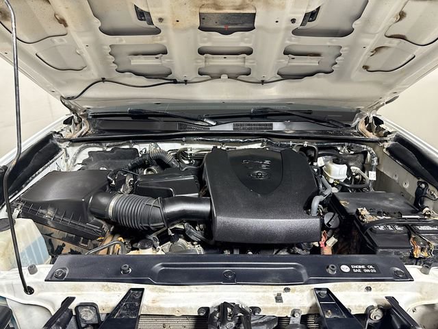 Used 2018 Toyota Tacoma TRD Sport AWD/4WD image 27
