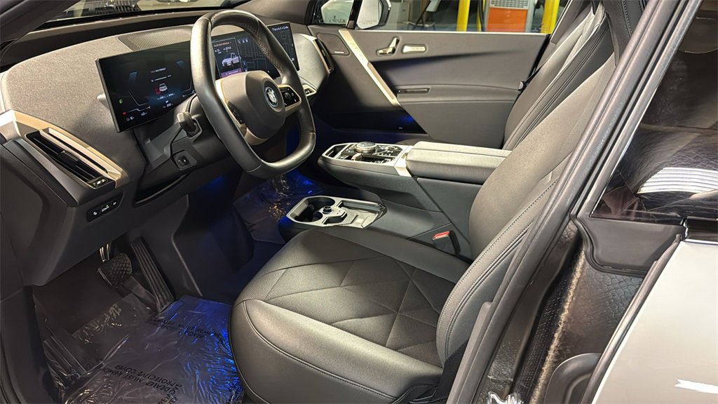 Used 2024 BMW iX xDrive50 w/ Premium Package image 26