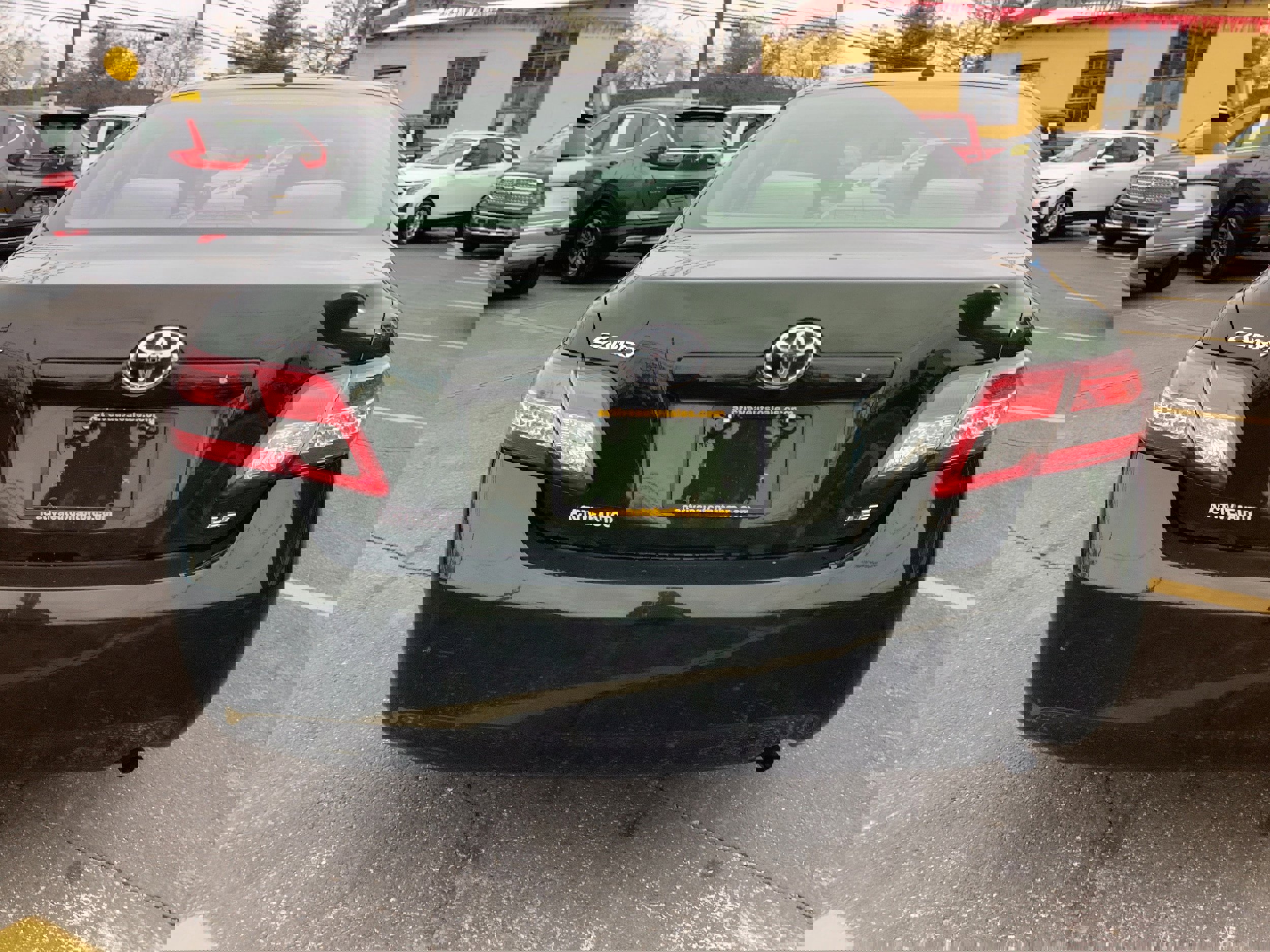 Used 2011 Toyota Camry LE image 6