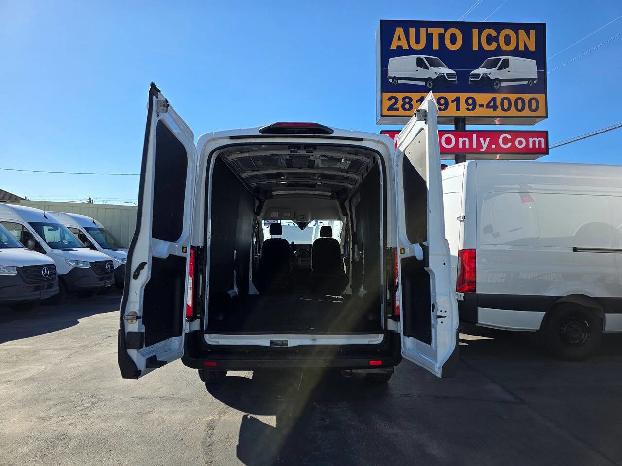 Used 2022 Ford Transit 250 Medium Roof AWD w/ Load Area Protection Package image 12