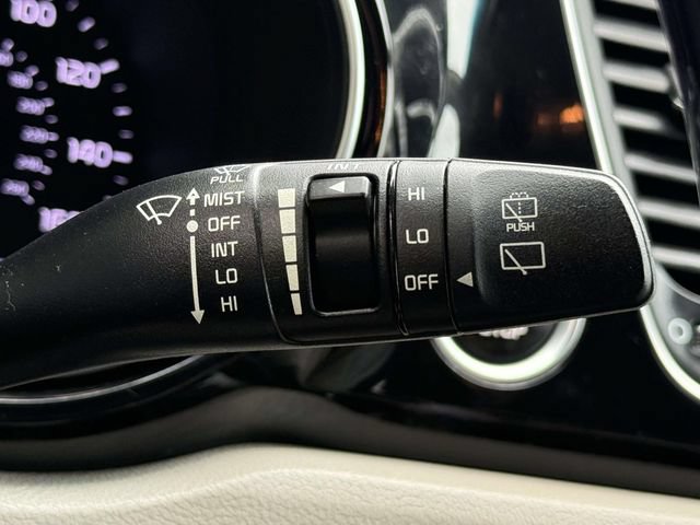 Used 2015 Kia Sedona SX Limited FWD image 21