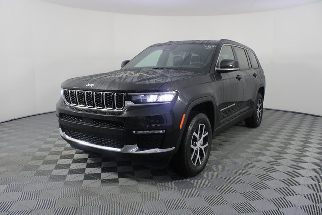 New 2025 Jeep Grand Cherokee L Limited w/ Trailer Tow Package image 25