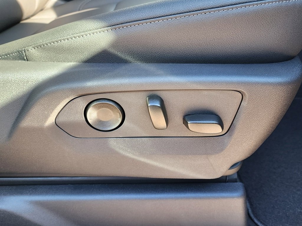 New 2026 GMC Sierra 1500 SLT image 40