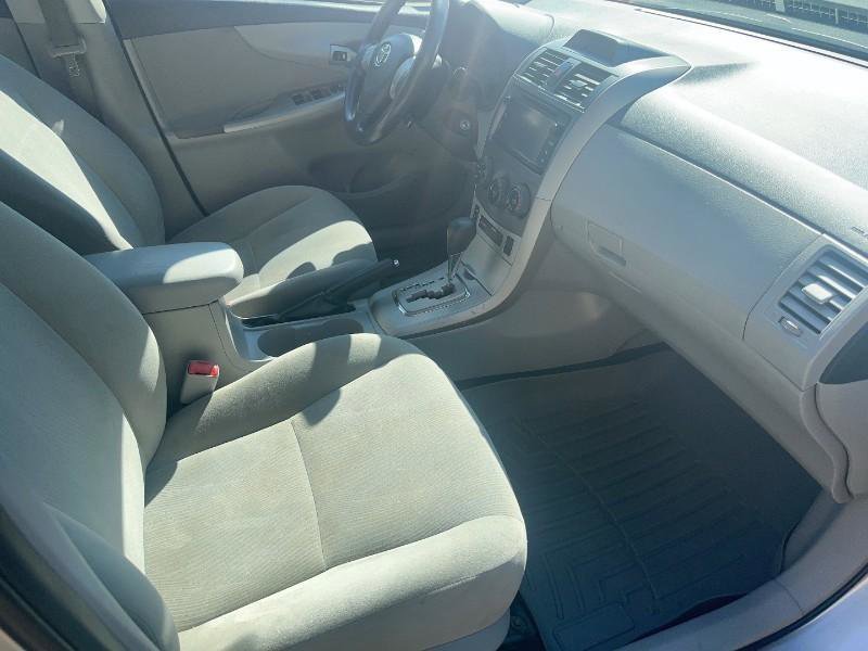 Used 2013 Toyota Corolla LE image 6