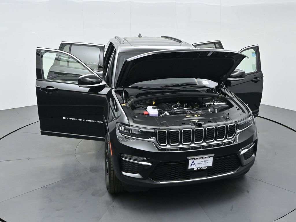 New 2025 Jeep Grand Cherokee Limited image 36