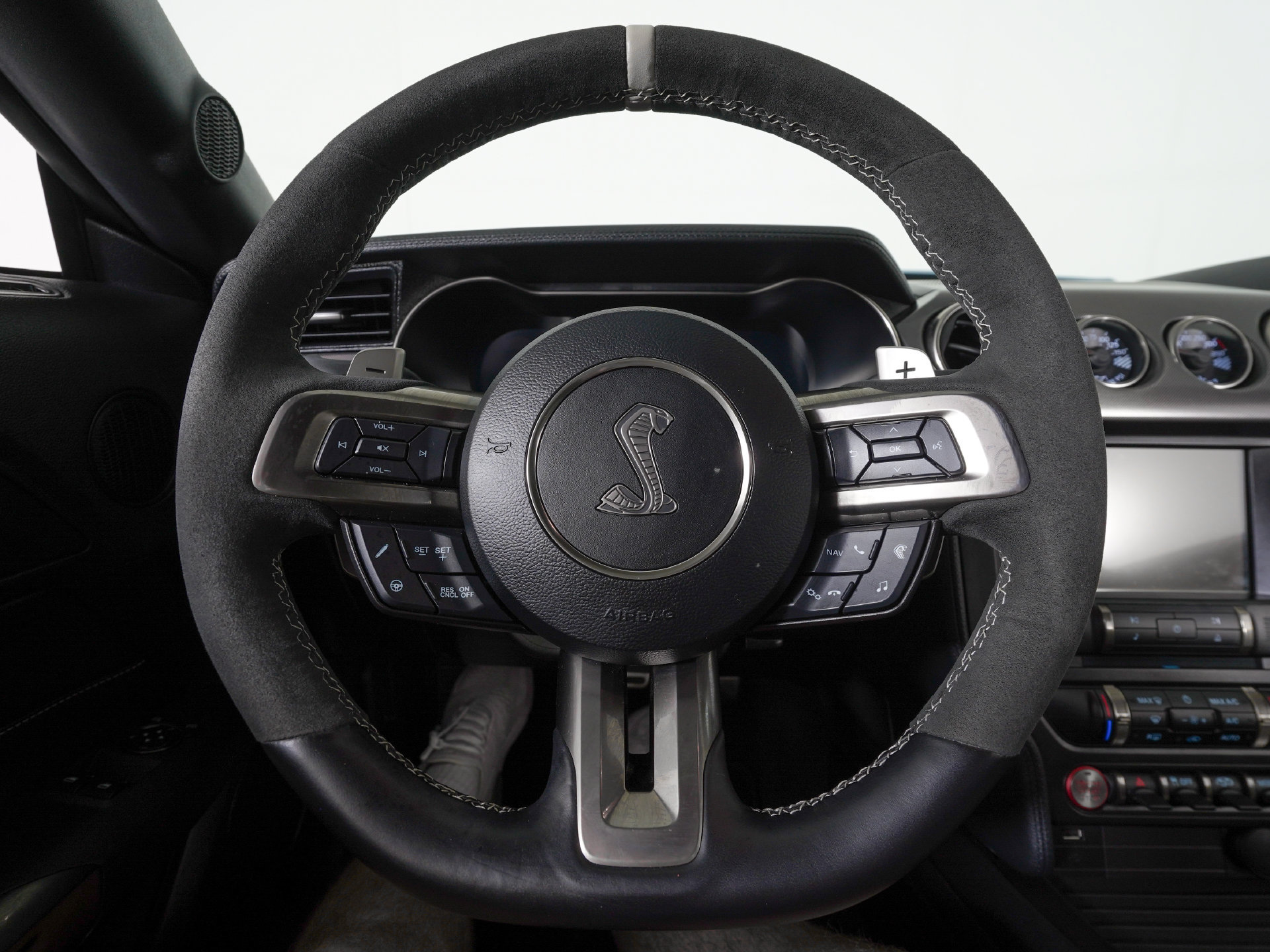 Used 2022 Ford Mustang Shelby GT500 w/ Technology Package RWD image 16
