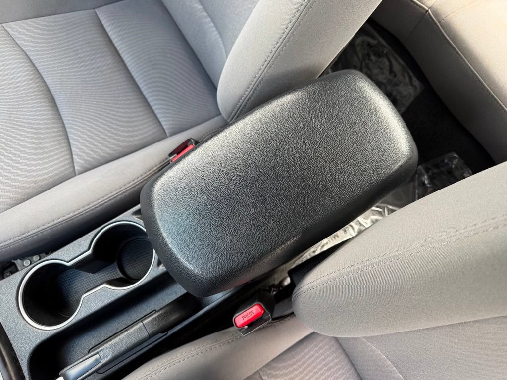 Used 2016 Hyundai Elantra SE FWD image 25