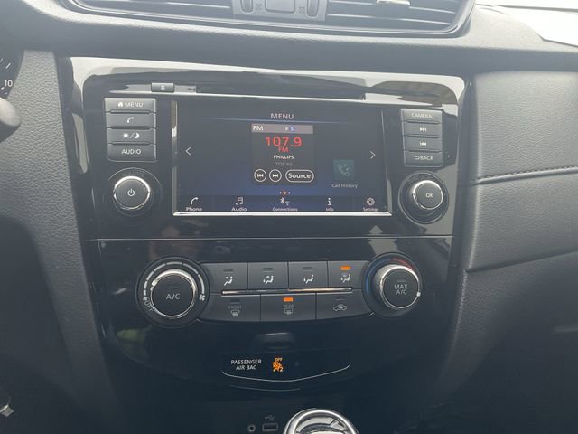 Used 2018 Nissan Rogue S image 12