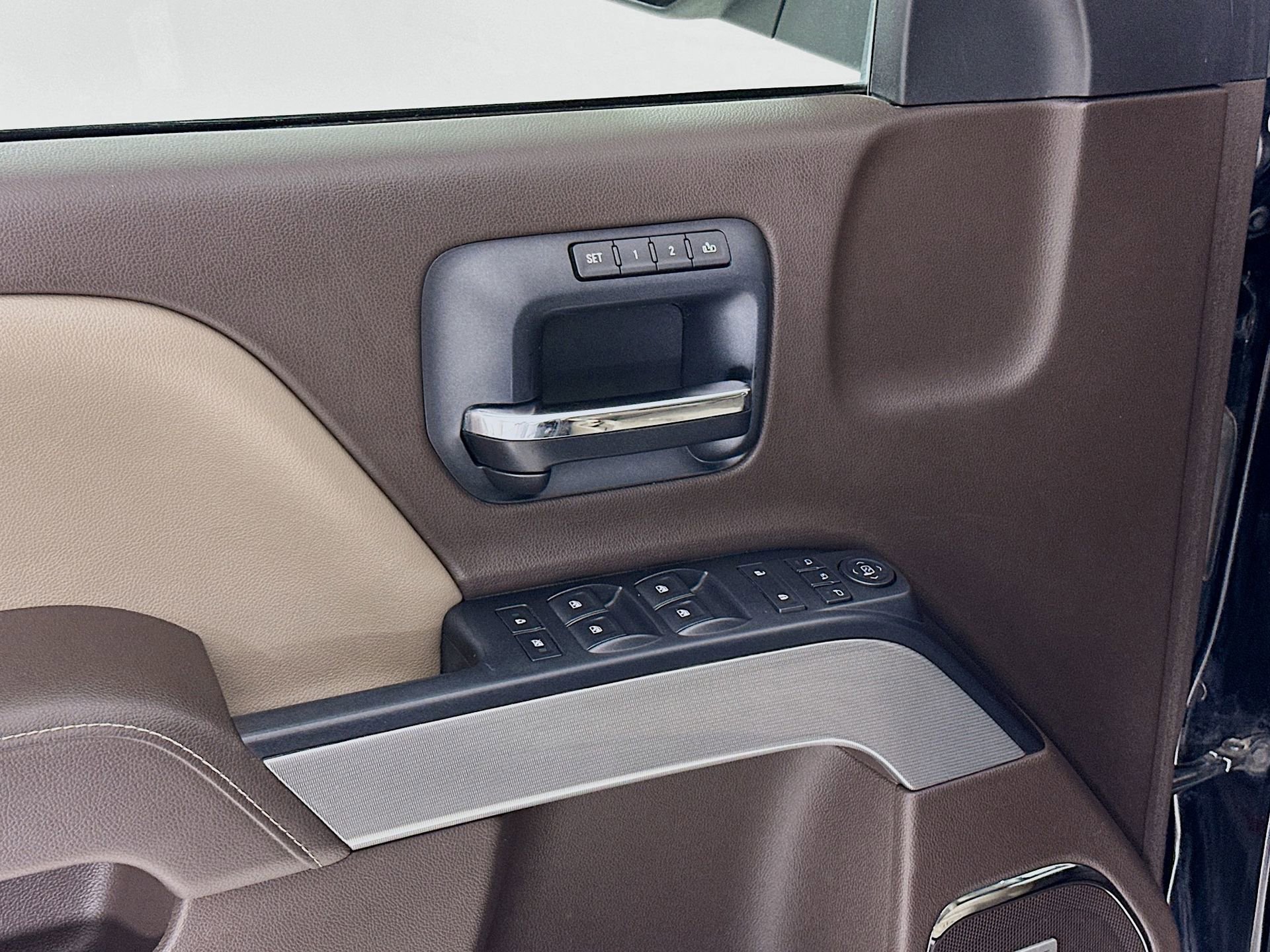 Used 2014 Chevrolet Silverado 1500 LTZ Z71 w/ LTZ Plus Package image 19