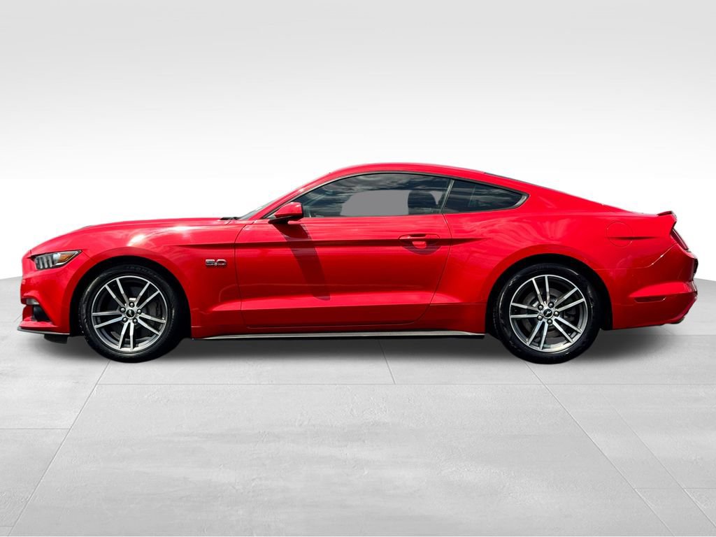 Used 2017 Ford Mustang GT RWD image 4