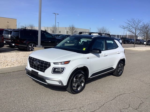 Certified 2025 Hyundai Venue Limited image 32