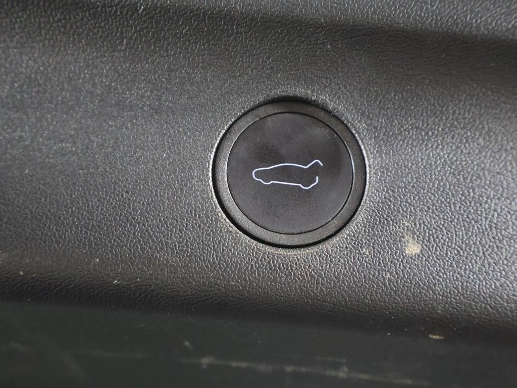 Used 2023 Tesla Model Y Long Range AWD/4WD image 24