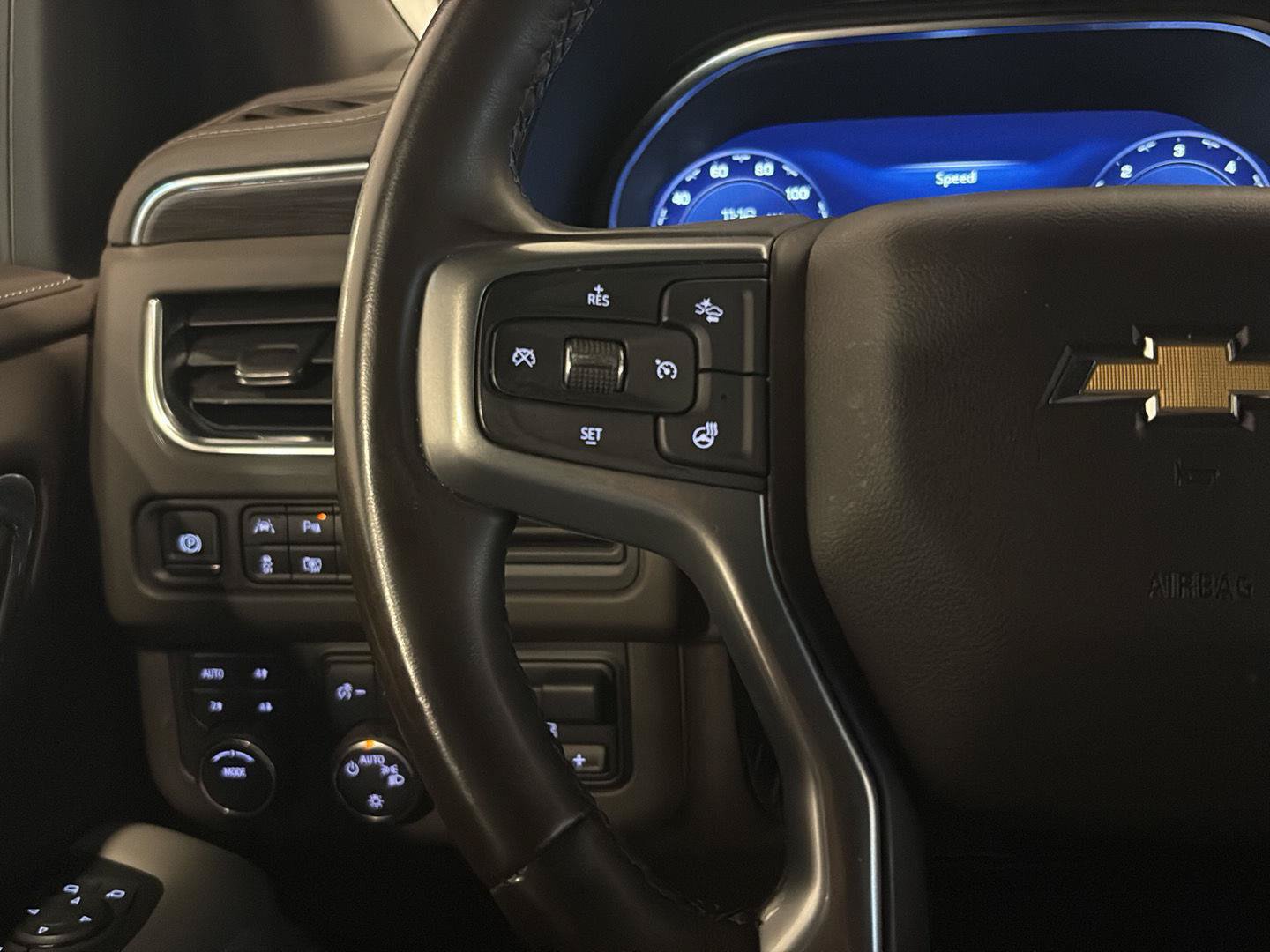 Used 2024 Chevrolet Tahoe LT w/ LT Signature Package AWD/4WD image 22