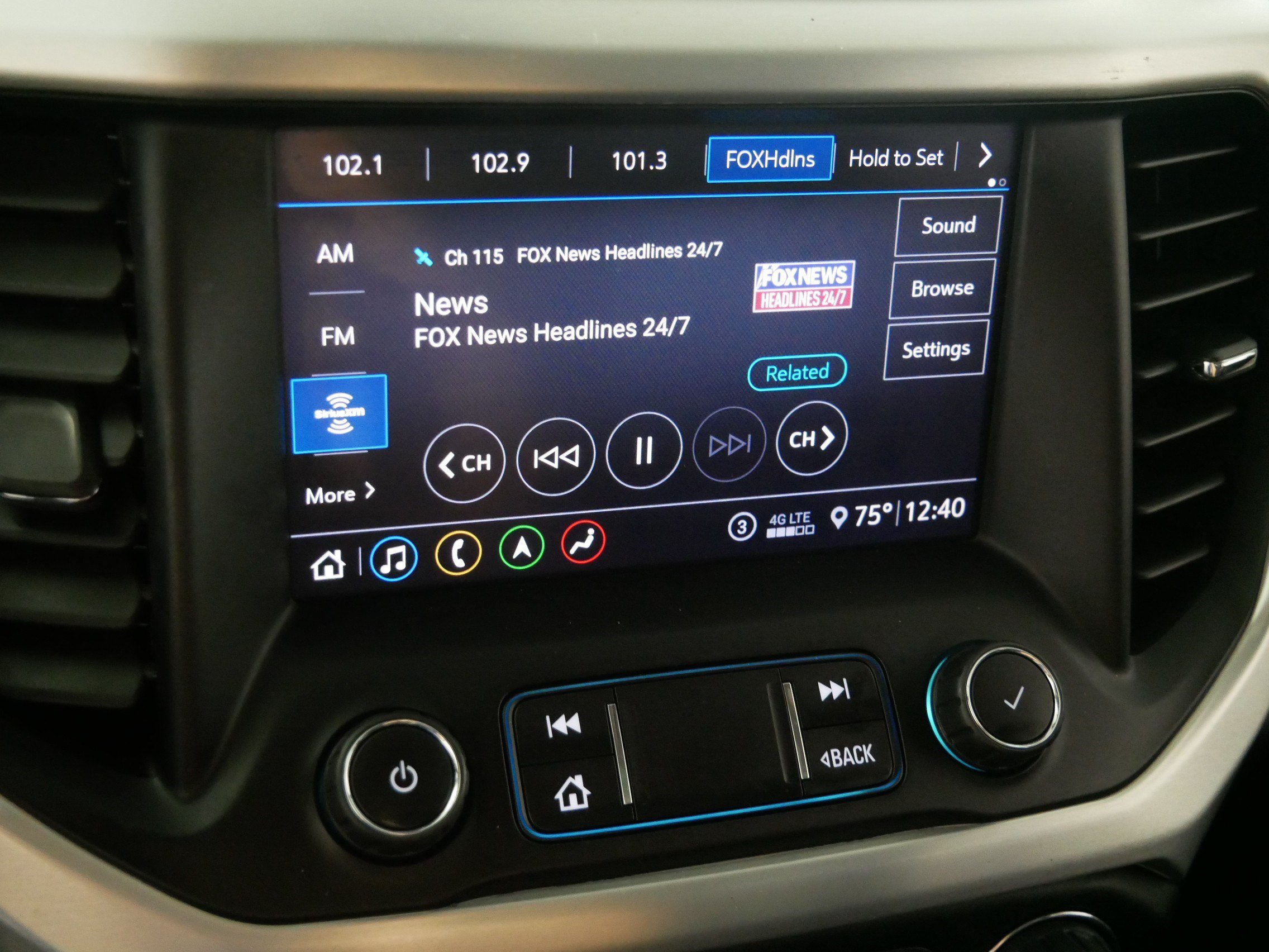 Used 2020 GMC Acadia SLT w/ Driver Alert Package II AWD/4WD image 22