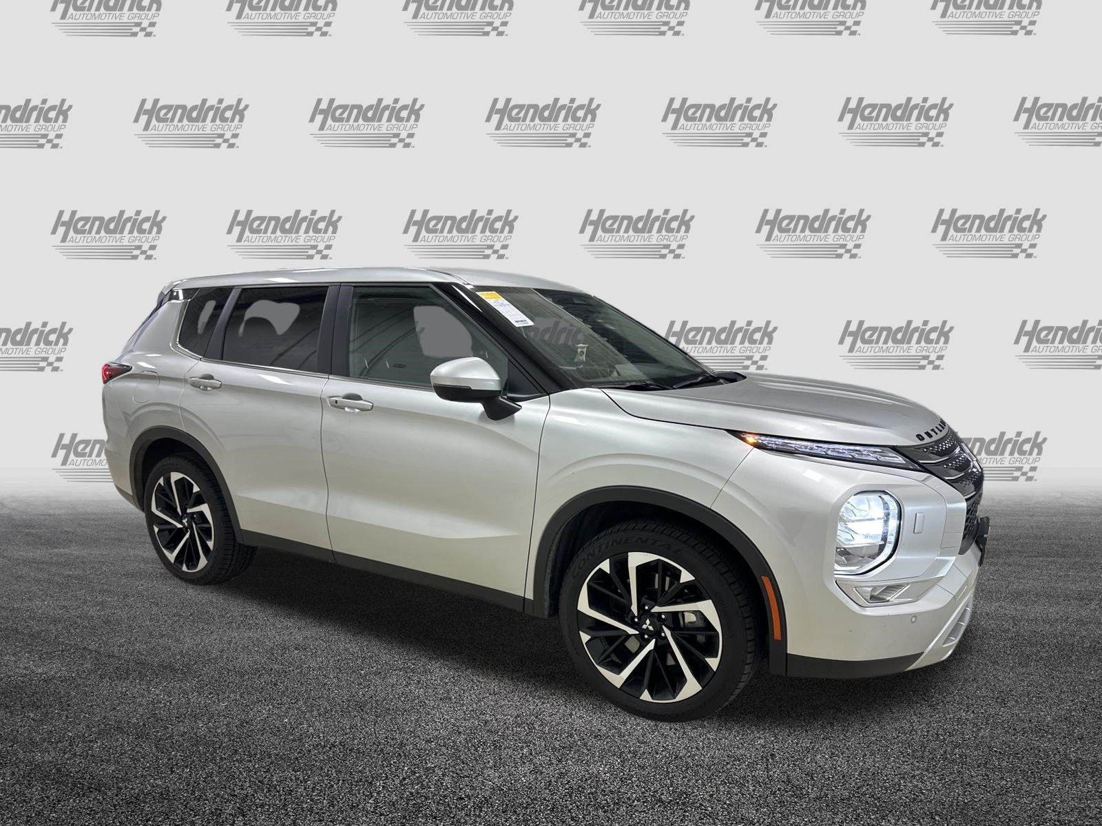 Used 2024 Mitsubishi Outlander SE AWD/4WD image 2