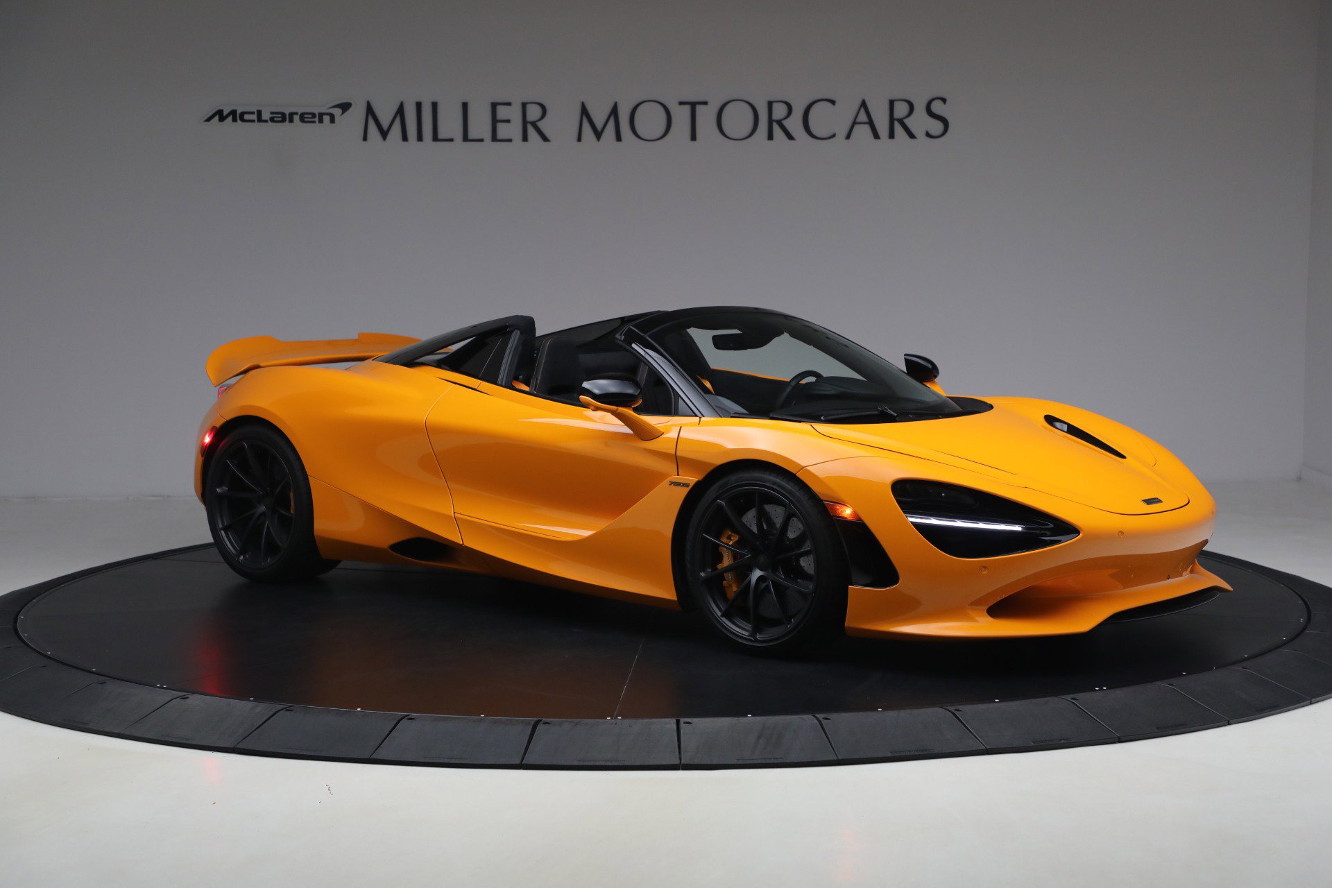 Used 2025 McLaren 750S Spider RWD image 10